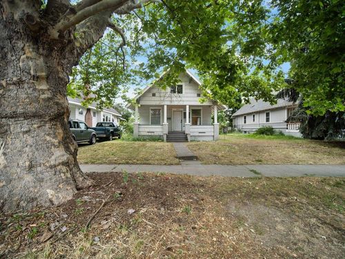 2618 N Stevens St, Spokane, WA, 99205-3232 | Card Image