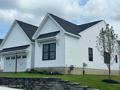 25 Harbor Ln, Cohoes, NY, 12047-4825 | Card Image