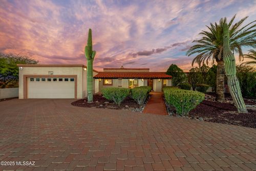 6640 E River Hills Pl, Tucson, AZ, 85750-2068 | Card Image