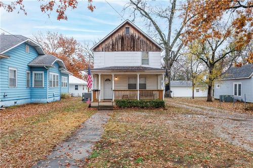 516 N 8th St, Neodesha, KS, 66757-1417 | Card Image