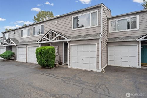 c6-826 Pike St Ne, Auburn, WA, 98002-3548 | Card Image