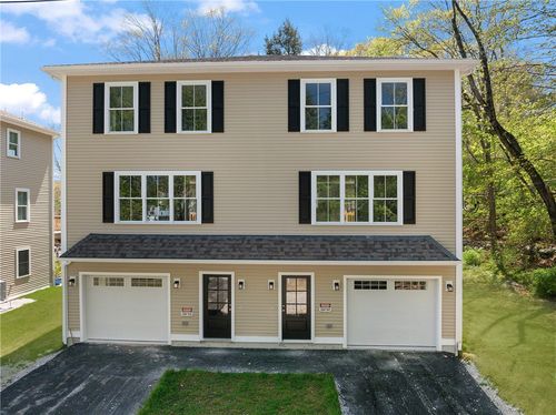 4-40 Farnum Pike, Smithfield, RI, 02917-3234 | Card Image