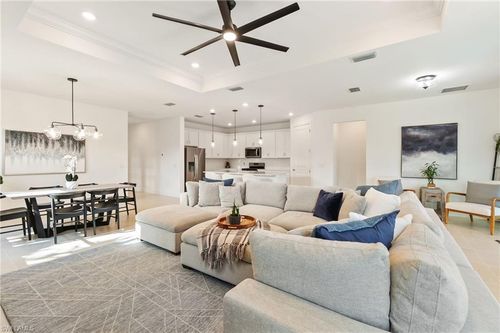 10494 Ventana Ln, NAPLES, FL, 34120-2490 | Card Image