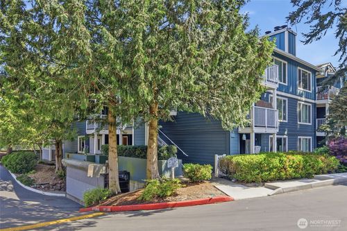 2205-300 N 130th St, Seattle, WA, 98133-7971 | Card Image