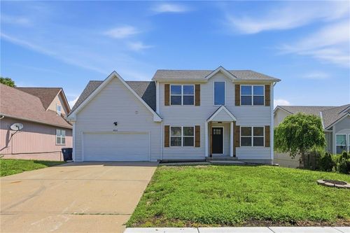 8547 N Robinhood Ave, Kansas City, MO, 64154-1172 | Card Image