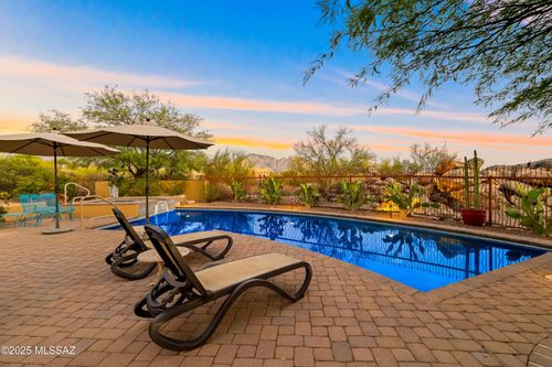 545 E Thunderstorm Place, Oro Valley, AZ, 85755 | Card Image