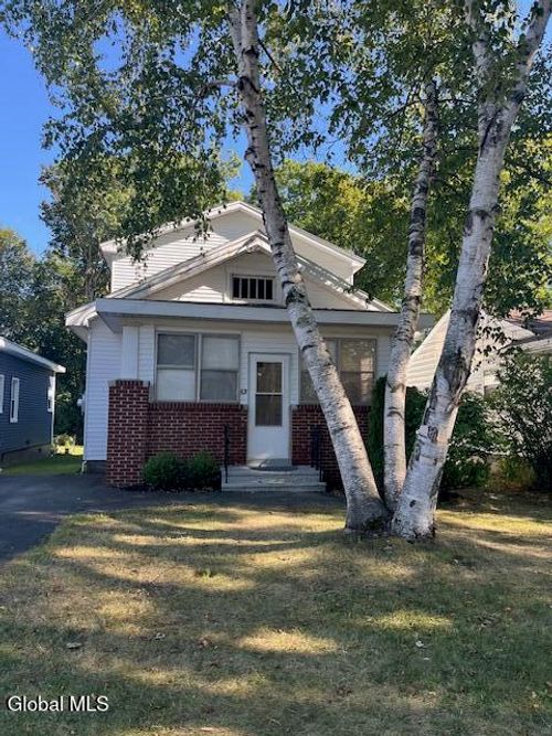 63 Holmes Ct, Albany, NY, 12209-1330 | Card Image