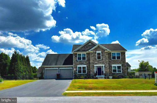 14732 Cedarbrook Dr, GREENCASTLE, PA, 17225-8550 | Card Image
