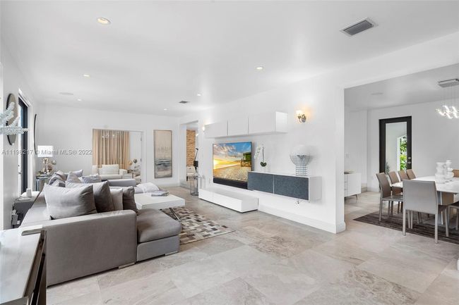 321 Costanera Rd, House other with 5 bedrooms, 7 bathrooms and null parking in Coral Gables FL | Image 11