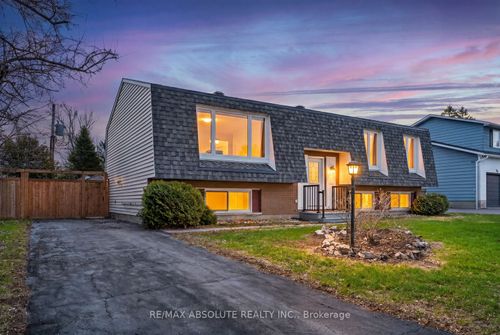 33 Owlshead Rd, Munster, ON, K0A3P0 | Card Image