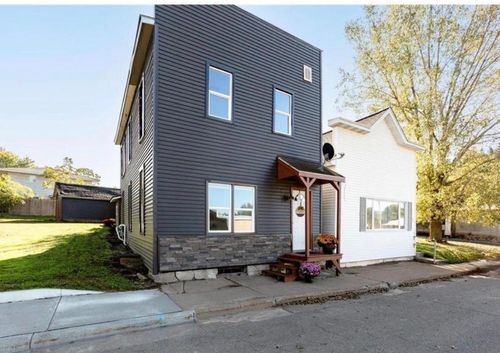 325 1st St, Glenwood City, WI, 54013 | Card Image