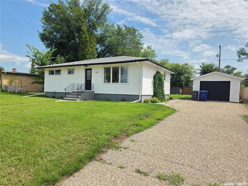 225 Semple St, Outlook, SK, S0L2N0 | Card Image
