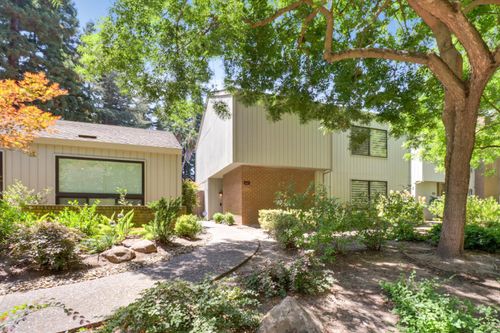 1647 University Ave, Sacramento, CA, 95825-6866 | Card Image