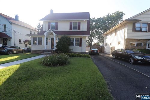 290 Ridge Rd, Rutherford, NJ, 07070-2825 | Card Image