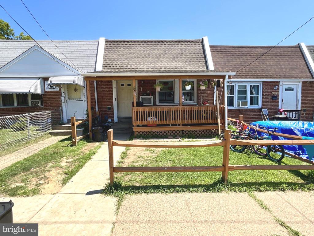 Summit St, Marcus Hook, PA 19061