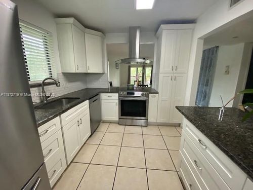 apt-201-437 Lakeview Dr, Weston, FL, 33326-2449 | Card Image