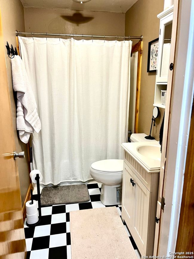 1155 Razor Ridge Rd, Home with 3 bedrooms, 2 bathrooms and null parking in Junction TX | Image 9