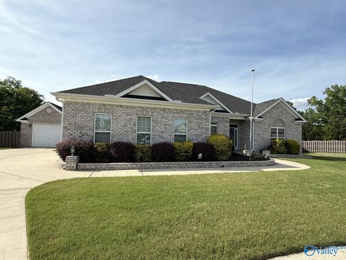 219 Woodgrove Dr Nw, Madison, AL, 35757-7253 | Card Image