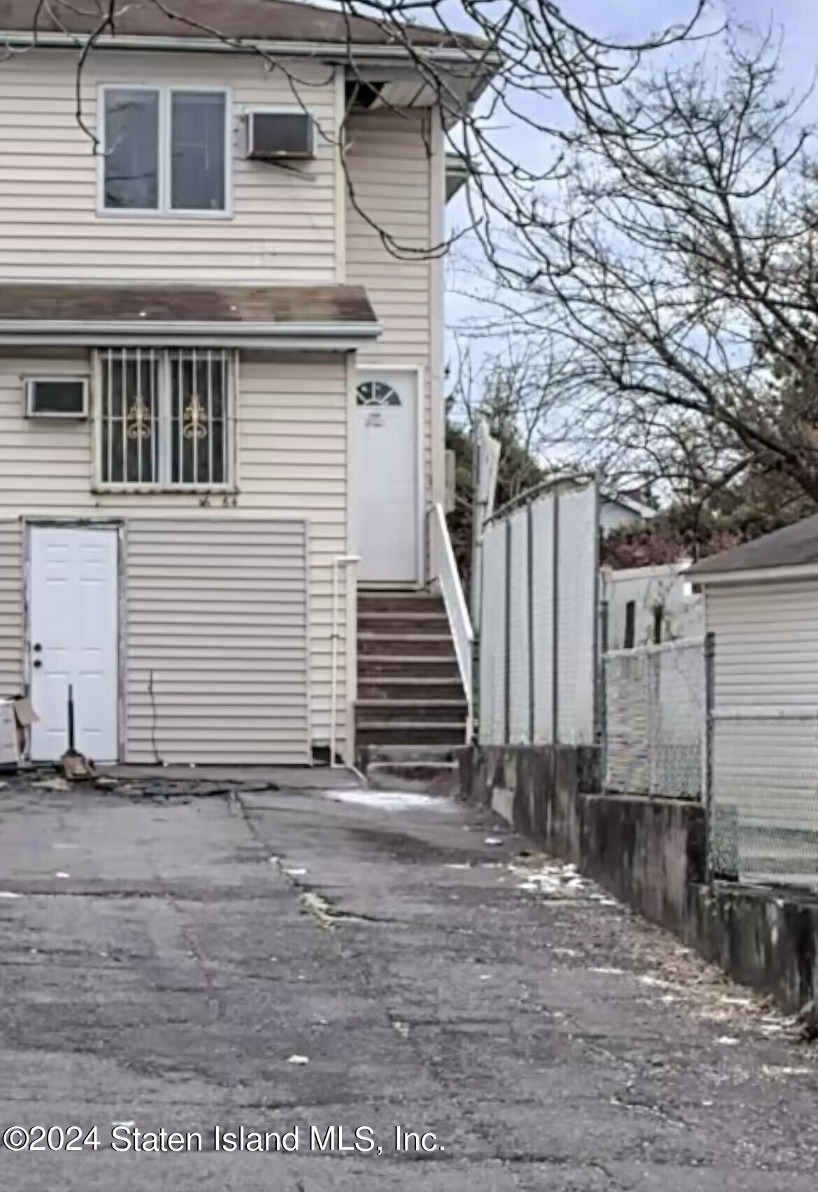 Amboy Rd, Staten Island, NY 10312