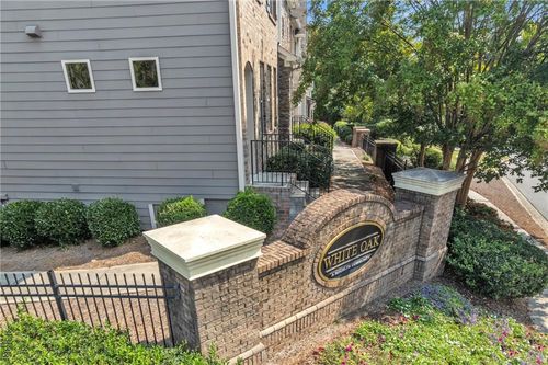 5233 Whiteoak Ave Se, Smyrna, GA, 30080-7424 | Card Image