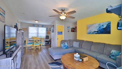 1033 Cadillac Dr, Daytona Beach, FL, 32117-3931 | Card Image