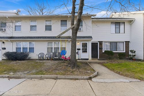 172 Williamsburg Ln, Lakewood, NJ, 08701-1475 | Card Image