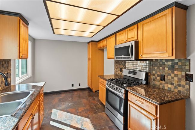 UNIT-13 - 8933 Willis Ave, Townhouse with 2 bedrooms, 3 bathrooms and 2 parking in Panorama City CA | Image 15