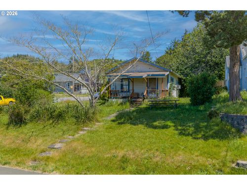 692 N Elliott St, Coquille, OR, 97423 | Card Image
