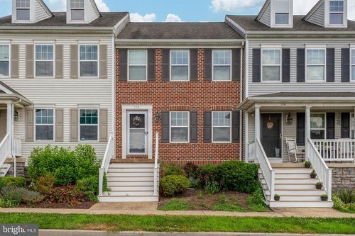 106 Acanthus St, MARIETTA, PA, 17547-8518 | Card Image