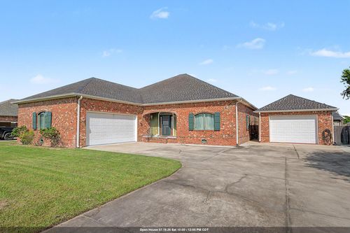 228 Lake Mechant Ct, Houma, LA, 70360-8327 | Card Image