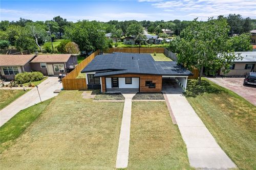 1204 Rose Dr, Alice, TX, 78332-3704 | Card Image