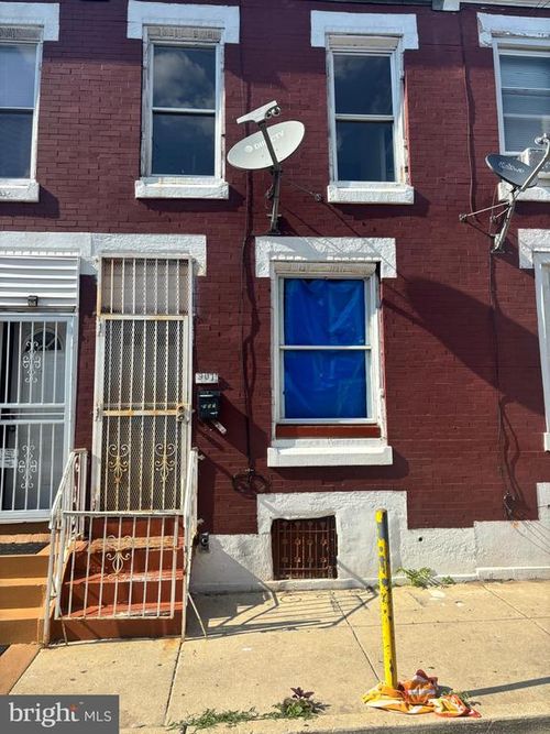 907 W Silver St, PHILADELPHIA, PA, 19133-1711 | Card Image