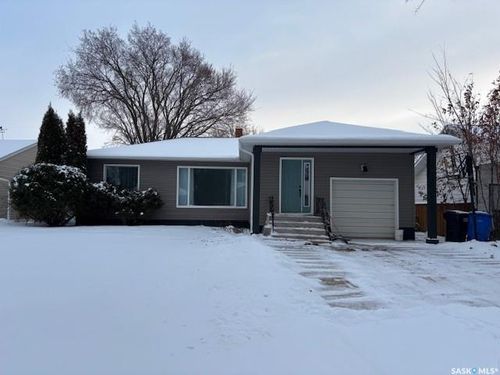 124 8th Ave W, Canora, SK, S0A0L1 | Card Image