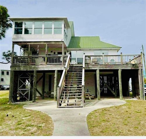 917 Delchamps Ave, Dauphin Island, AL, 36528-4405 | Card Image