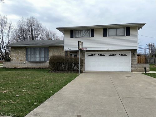 6506 Fairweather Dr, Middleburg Heights, OH, 44130-2803 | Card Image