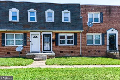 2444 Iverson St, TEMPLE HILLS, MD, 20748-6803 | Card Image