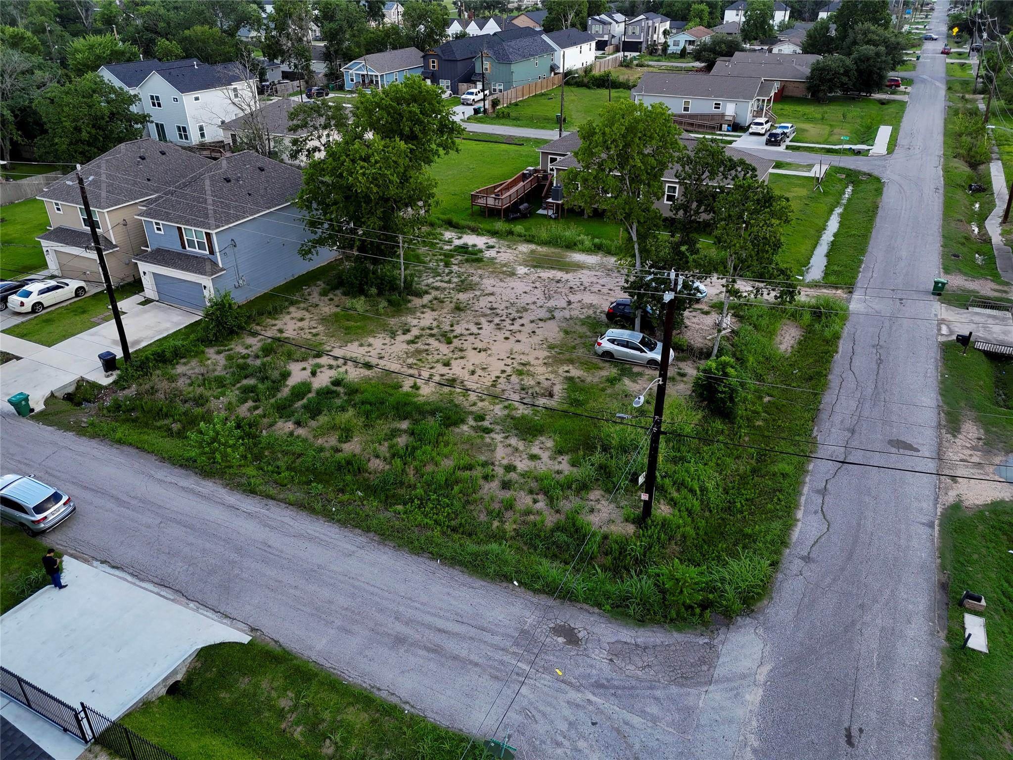 Land in Houston 3