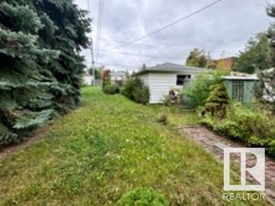 7715 83 Ave Nw, House other with 4 bedrooms, 2 bathrooms and null parking in Edmonton AB | Image 2