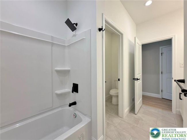 9858 Old 22, House other with 4 bedrooms, 4 bathrooms and null parking in Breinigsville PA | Image 15