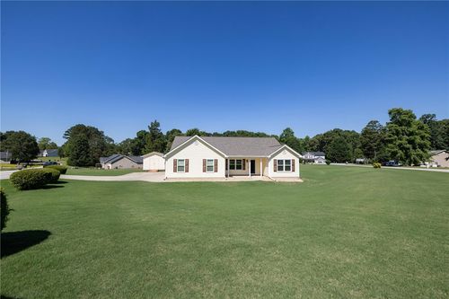 109 Cedar Glen Dr, Williamston, SC, 29697-9143 | Card Image