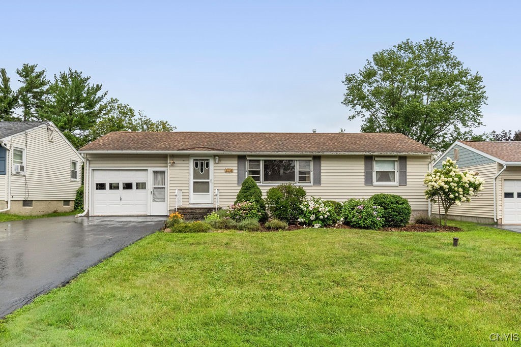 Bartlett Ave, Liverpool, NY 13088