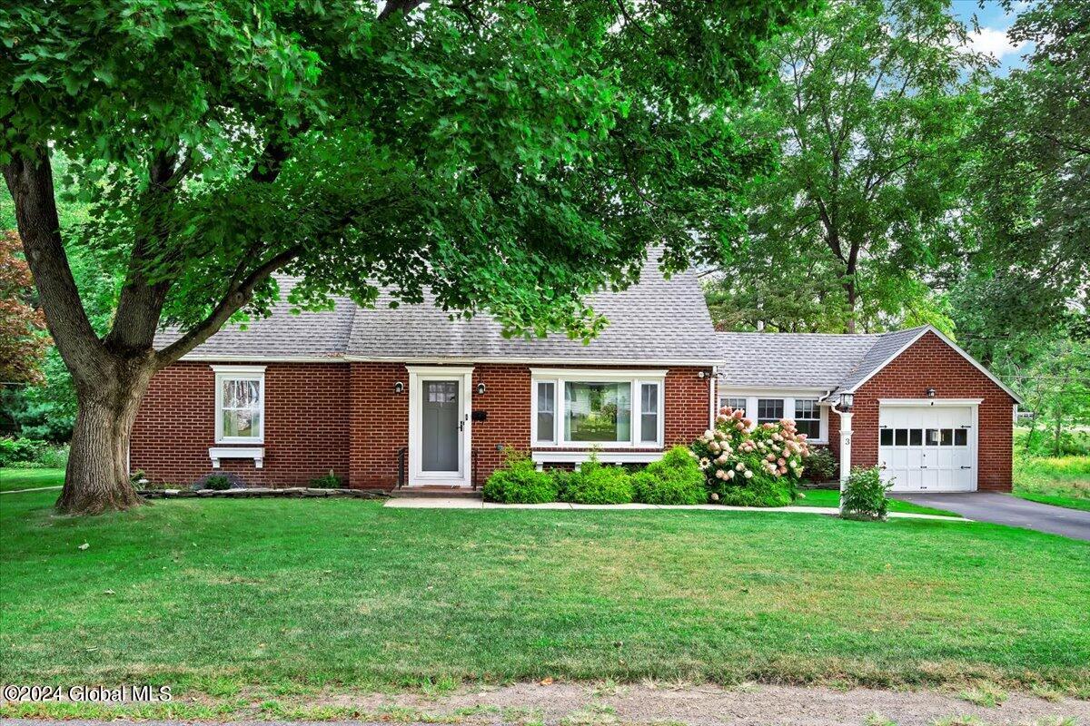 Maple Ridge Ave, East Greenbush, NY 12061