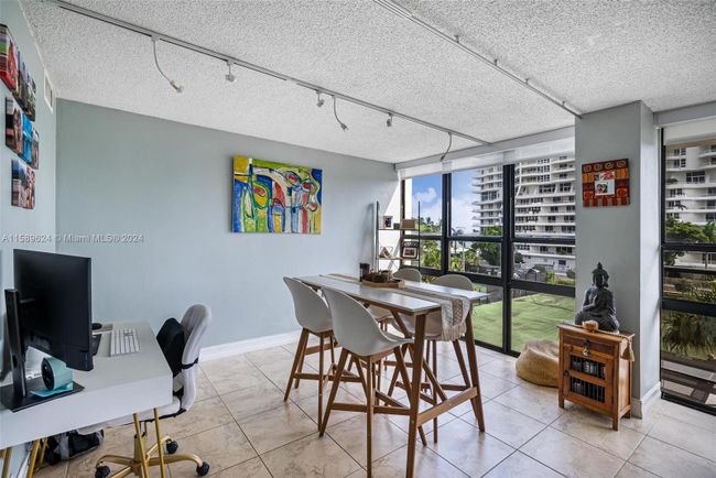 311 - 600 Ne 36th St, Condo with 2 bedrooms, 1 bathrooms and null parking in Miami FL | Image 7