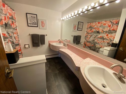 apt-237-995 N Cass Lake Rd, Waterford, MI, 48328-2378 | Card Image