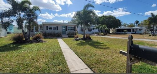 321 4th St W, Palmetto, FL, 34221-5217 | Card Image