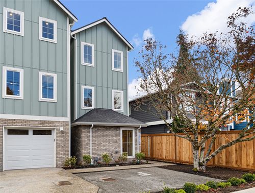 7738 36th Ave Ne, Seattle, WA, 98115-4823 | Card Image