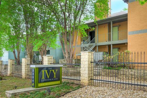 105-3204 Menchaca Rd, Austin, TX, 78704-5925 | Card Image