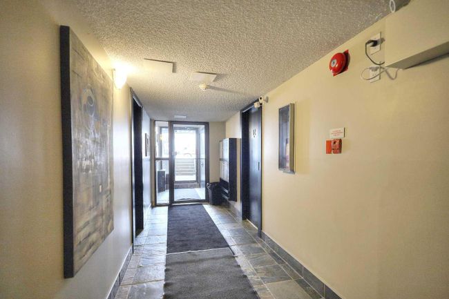 201 - 1719 11 Avenue Sw, Home with 2 bedrooms, 1 bathrooms and 1 parking in Calgary AB | Image 2