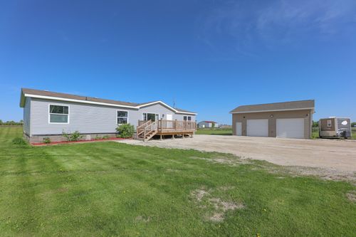 982 County Road 10 Ne, Osakis, MN, 56360-8071 | Card Image
