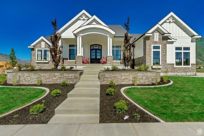 Craftsman house featuring a front yard | Image 7